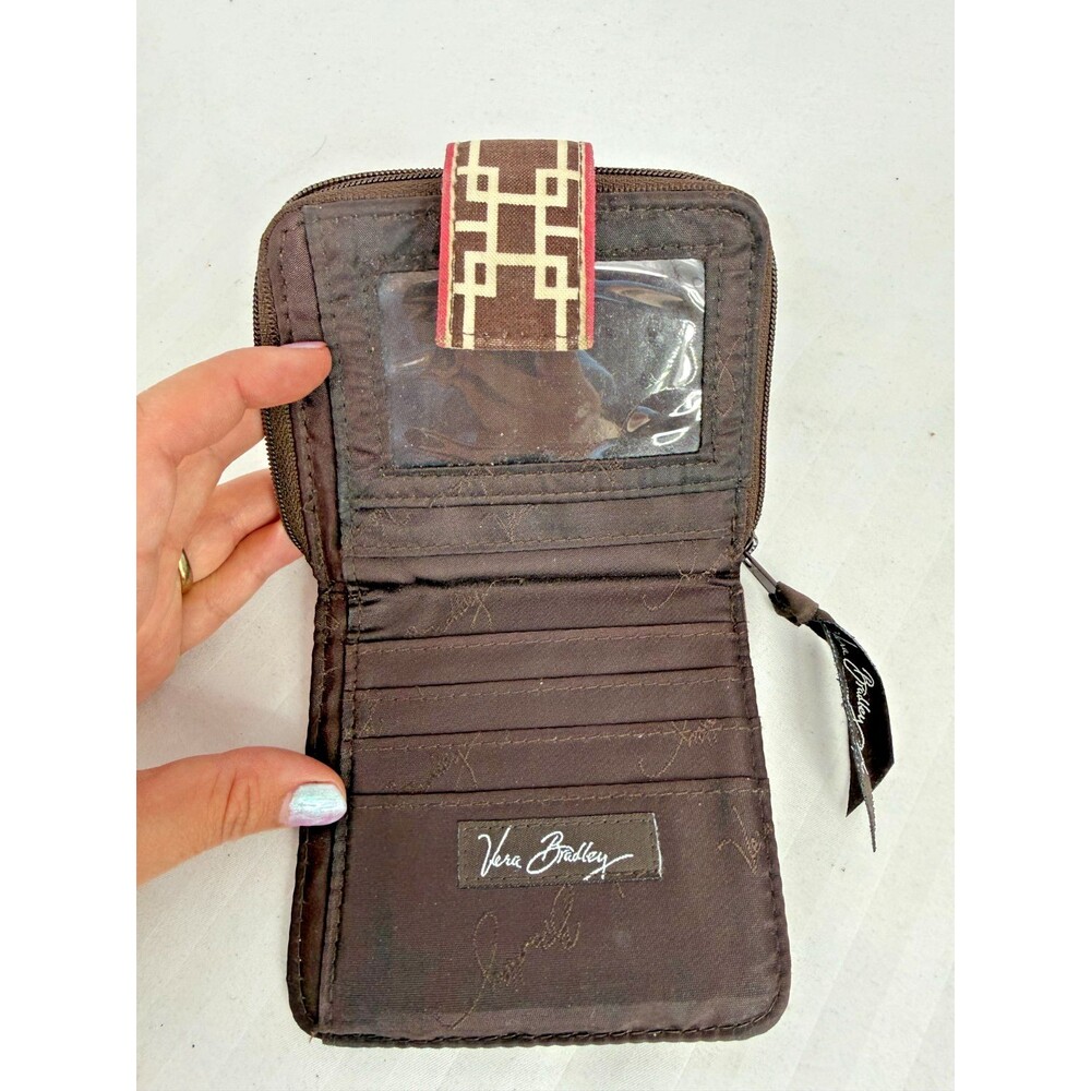 Vera Bradley Brown Quilted Bifold Wallet ID Window Card Slots Zip Coin Pocket 4" - Picture 2 of 3